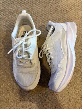 Athletic works size 5 white shoes